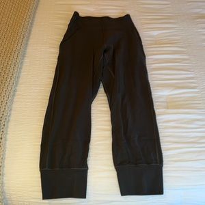 Align Cropped Joggers 23” GGRE (dark grey)